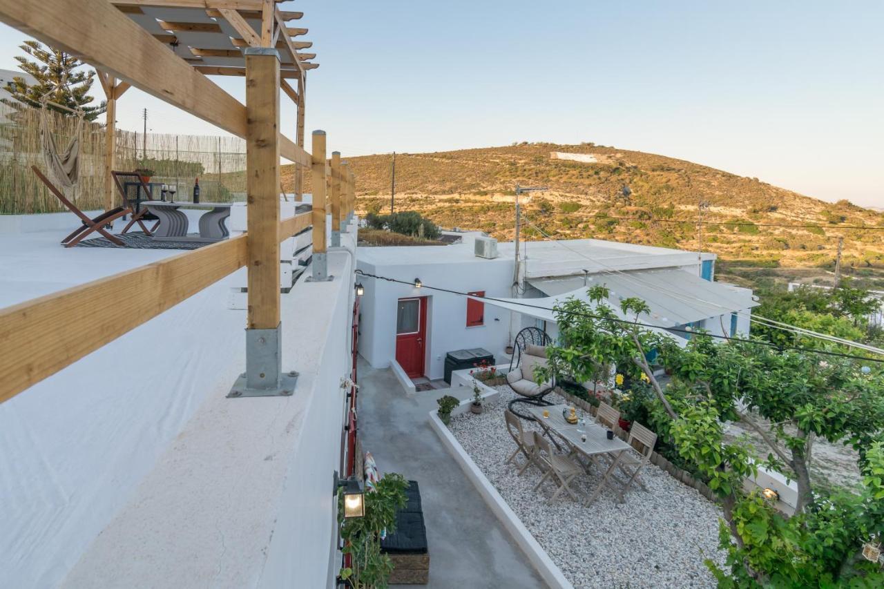 Milos Guesthouse Triovasálos 외부 사진